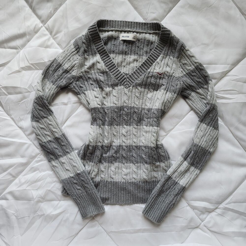 Hollister Gray/White Striped Cable-Knit V-Neck Long Sleeve Pullover Sweater XXS